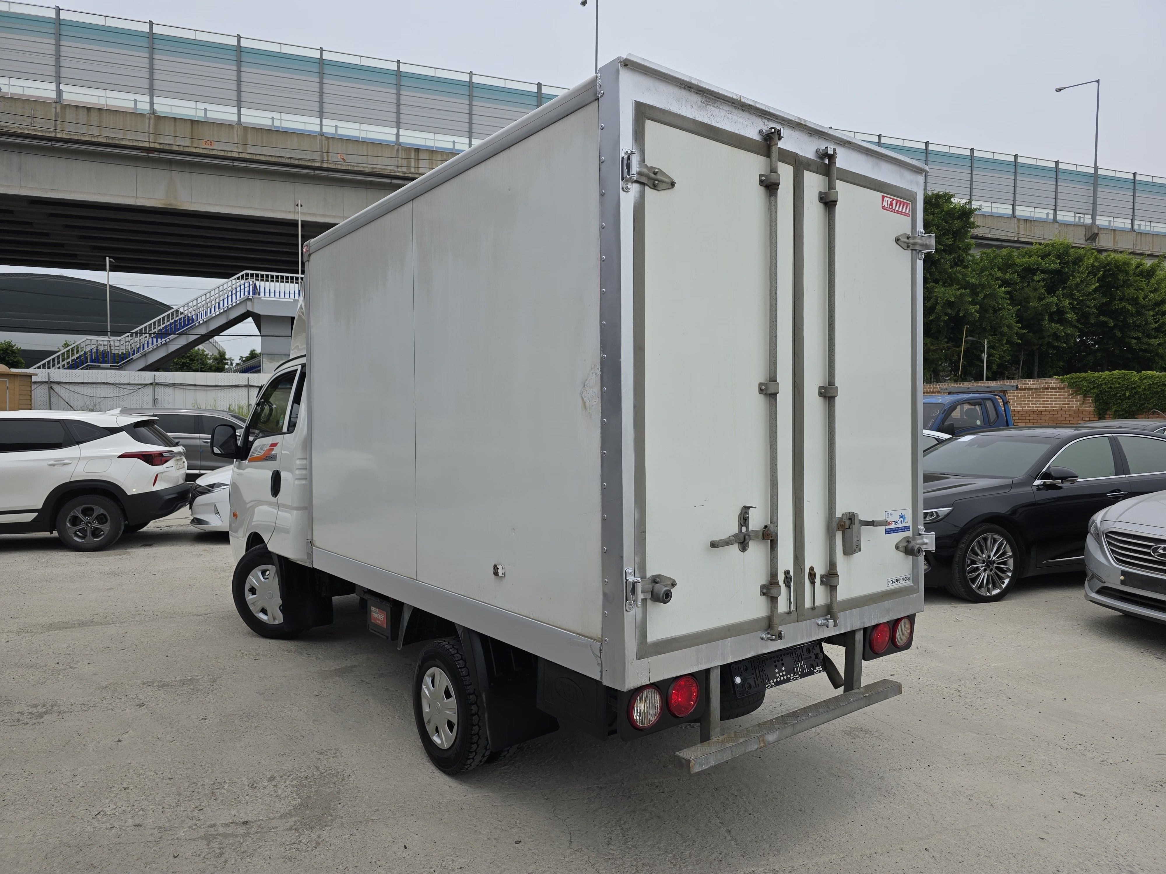 USED KIA BONGO FREEZER VAN TRUCK