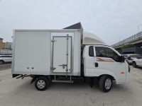 USED KIA BONGO FREEZER VAN TRUCK