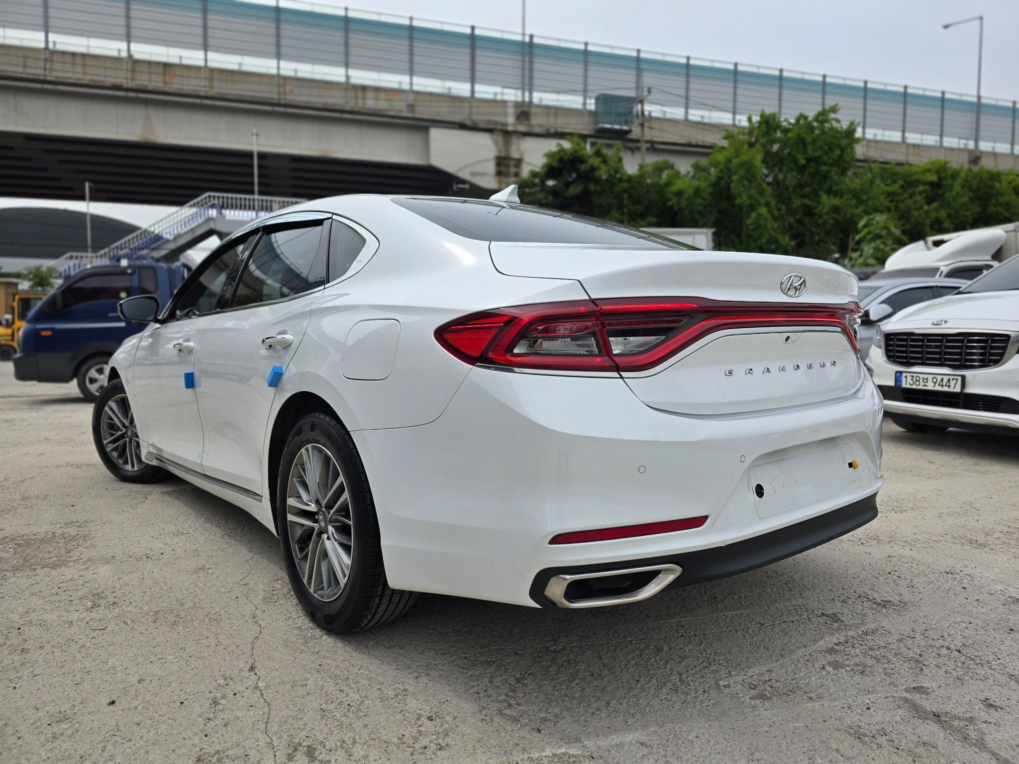 USED HYUNDAI GRANDEUR