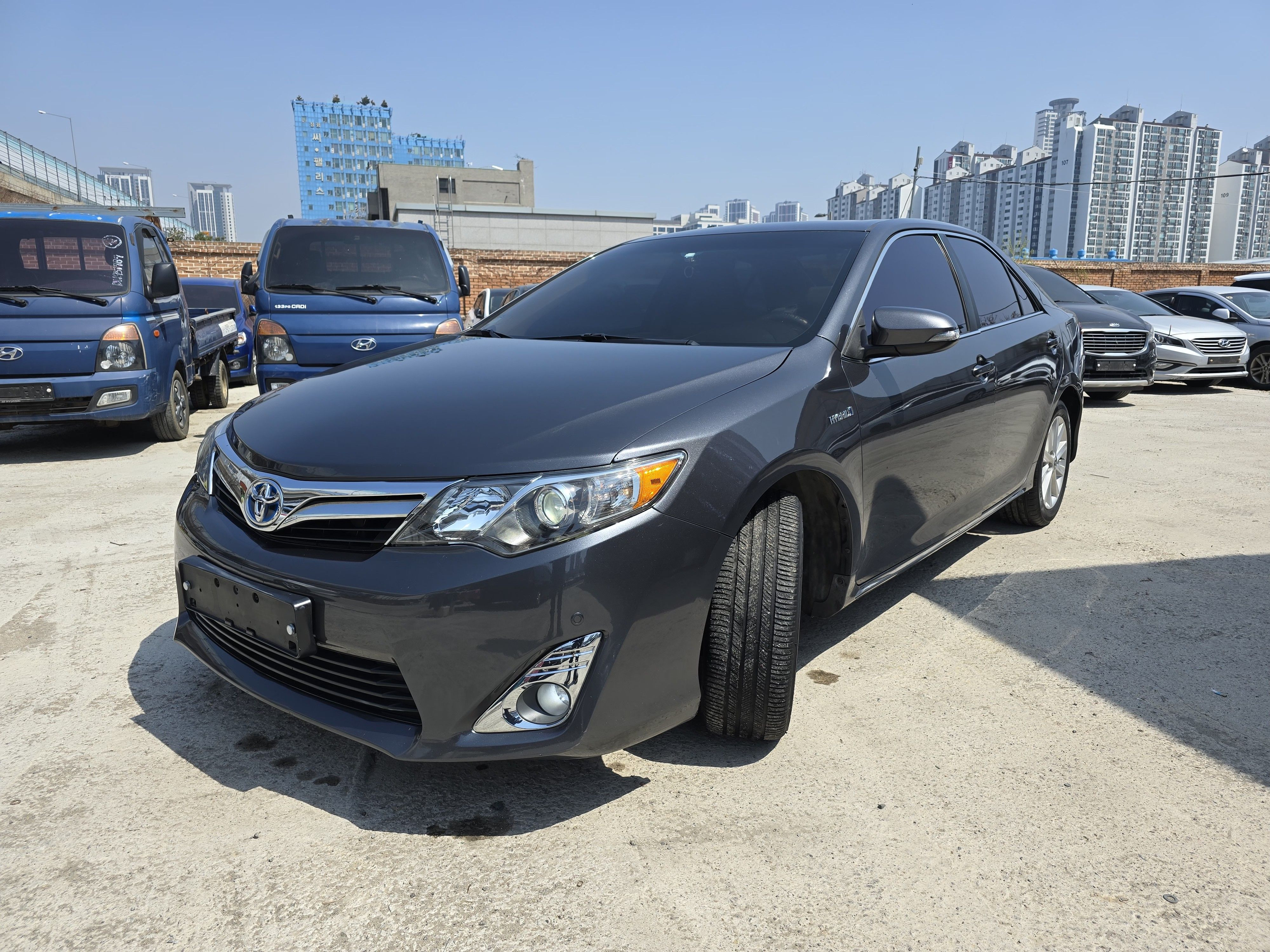 USED TOYOTA CAMRY HYBRID